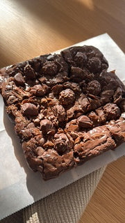 🍫 Brownie Ferrero Triple Chocolate (9 piezas)